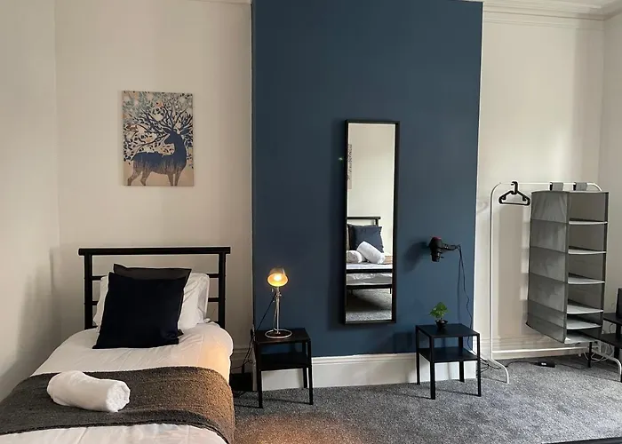 Balfour B - Fully Refurbished 2 Bedrooms Ideal For Contractors And Families Free Wifi Free Parking Ground Floor
