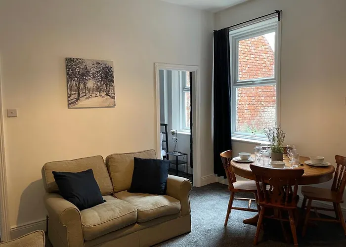 Balfour B - Fully Refurbished 2 Bedrooms Ideal For Contractors And Families Free Wifi Free Parking Ground Floor