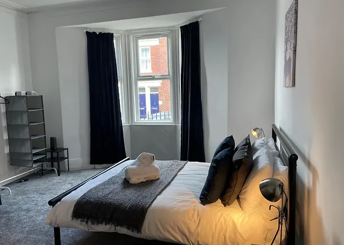 Balfour B - Fully Refurbished 2 Bedrooms Ideal For Contractors And Families Free Wifi Free Parking Ground Floor