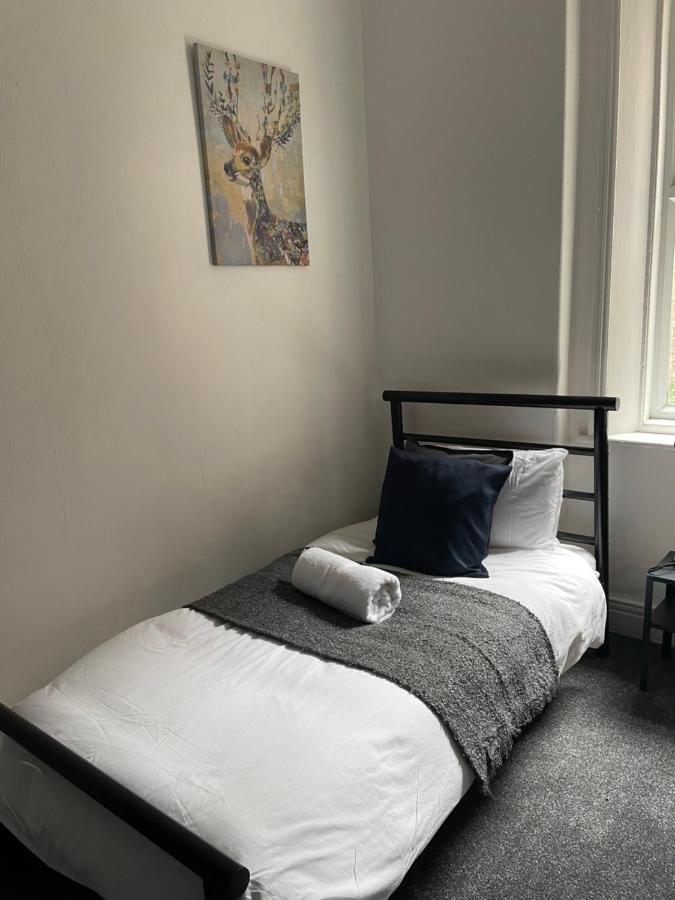 Apartment Balfour B - Fully Refurbished 2 Bedrooms Ideal For Contractors And Families Free Wifi Free Parking Ground Floor *